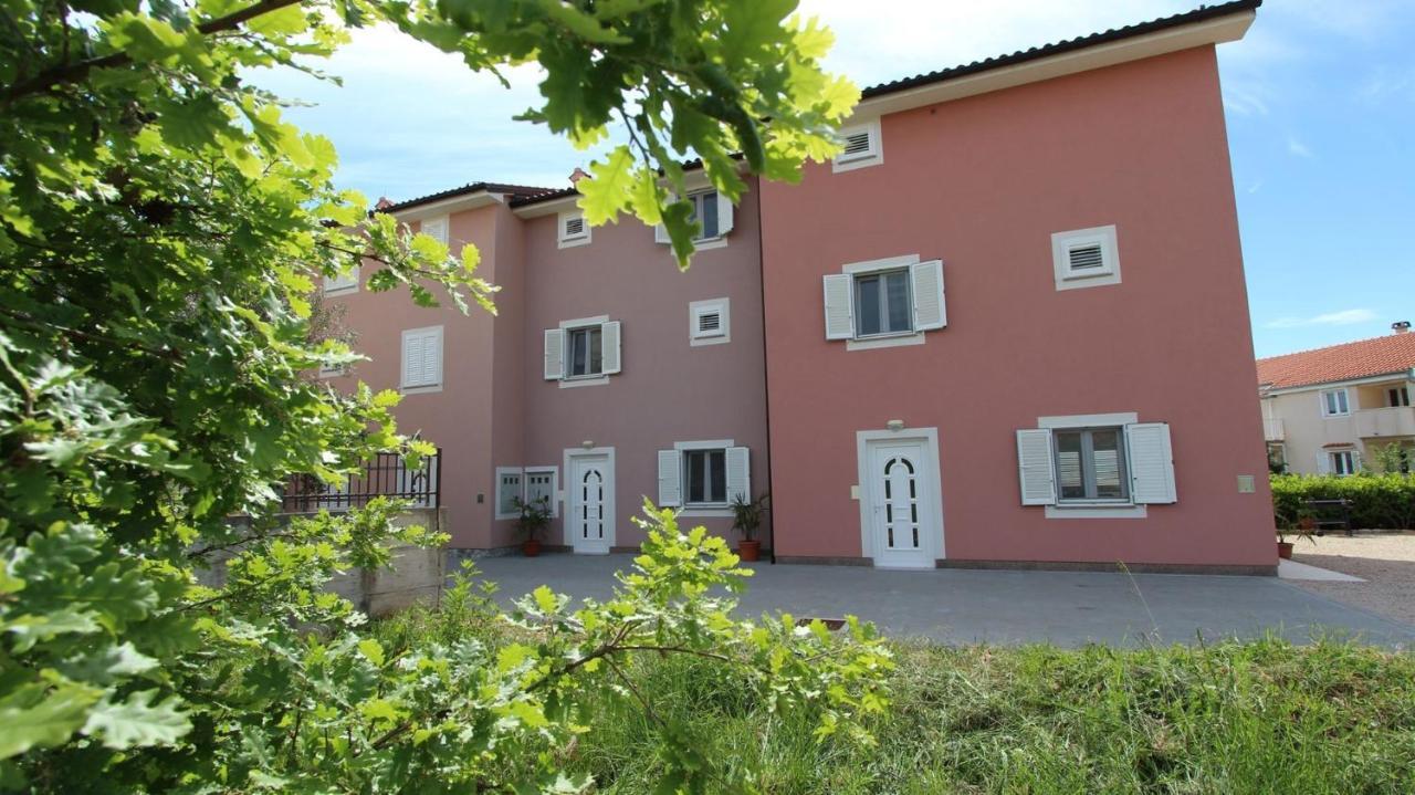 Apartments Jela Sveti Vid-Miholjice Exterior photo